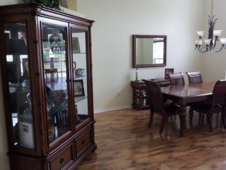 Large dining area for 6 people
