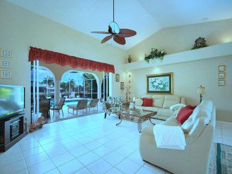 CapeCoralRentalHouses House 44 - Tropical Bay - Family and pet-friendly #1