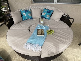 Day Bed for Relaxing