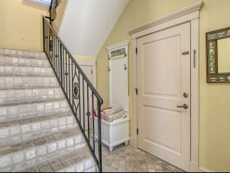 Entrance / Stairway to Main Level