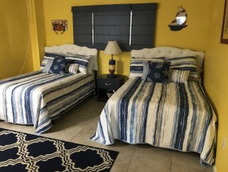 #806 - 3-bedroom condo - 2nd bedroom has 2 full beds