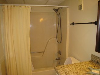 Attached bath for the 2 queen beds