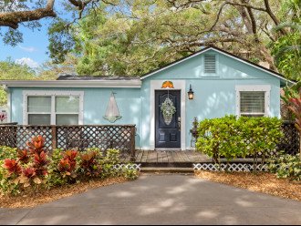 THE CHARMING DUNEDIN COTTAGE, CLOSE TO DOWNTOWN DUNEDIN AND BEACHES #1