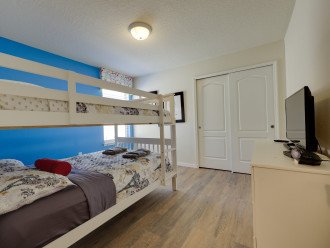 Full size bunk bed room