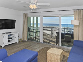 Just One More Day-Couples Beachfront Getaway/ King Bed/Beach Chair Service 2022 #1