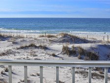 Just One More Day-Couples Beachfront Getaway/ King Bed/Beach Chair Service 2022