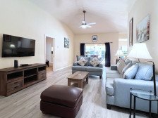 Cute and Cozy 3 Bed Pool Home with Spa - Sil1445