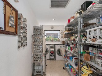 Butler’s pantry/Laundry room