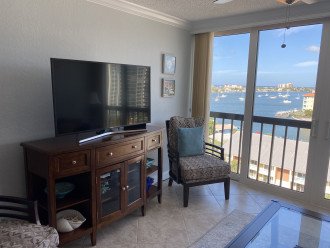 Spectacular water view location - 3 months minimum stay #1