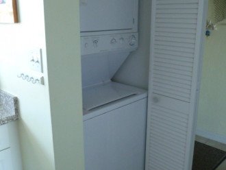 Stacked washer-dryer