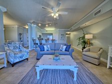 Large Beach Front Pool, Gorgeous Sunsets, Large Condo, Dedicated Parking, HotTub