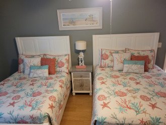 2nd Bedroom (1 Queen bed and 1 Full bed)
