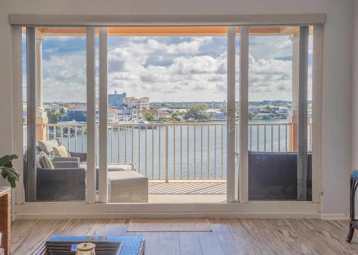 Panoramic Views Of Bay From Living Area