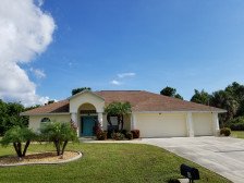 CLEAN 3 BED/2 BATH, OPEN CONCEPT, SPACIOUS MASTER, HUGE POOL AND LANAI AREA!