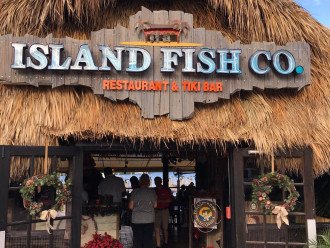 Enjoy fresh fish and great drinks at one of the best restaurants in Marathon