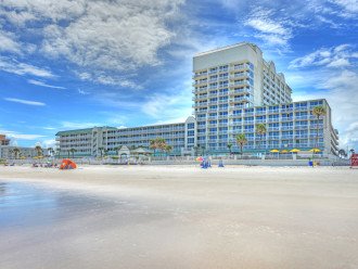 Daytona Beach Resort - Beach Access from North Road