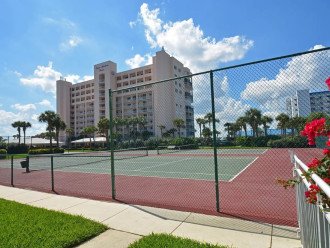 Hutchinson 2 Tennis and Pickleball Courts