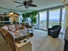 Luxury two bedroom condo with panoramic views! Easy access to beach and pools