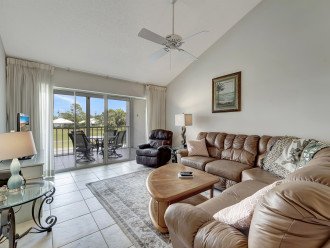 2/2 Vaulted Ceiling 10 Min to beach on golf course #4