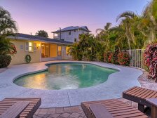 Casita Sun Star | Pet Friendly Home on Siesta Key, Heated Pool, Walk to
