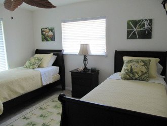 3rd Bedroom (2 Twin Beds)