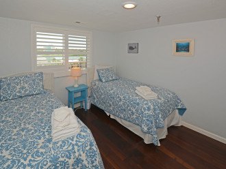 Twin bedroom intracoastal waterway view