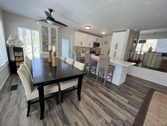 Shell House - Seconds to the beach - Clean, cozy, & spacious -PARKING GALORE #21