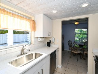 Modern, fully equipped, just renovated new kitchen.