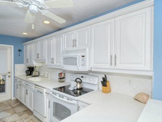 Modern, fully equipped kitchen