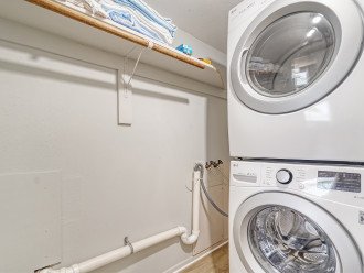 Full-size Washer/Dryer in unit for guest use