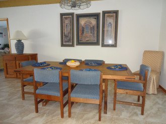 DINING ROOM WILL COMFORTABLY SEAT 8 -10