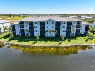 Top-floor unit with amazing views and golf membership in Heritage Landing! #34