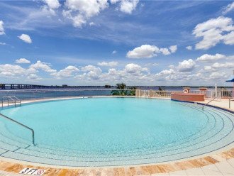 Condo on the Caloosahatchee in River District #21