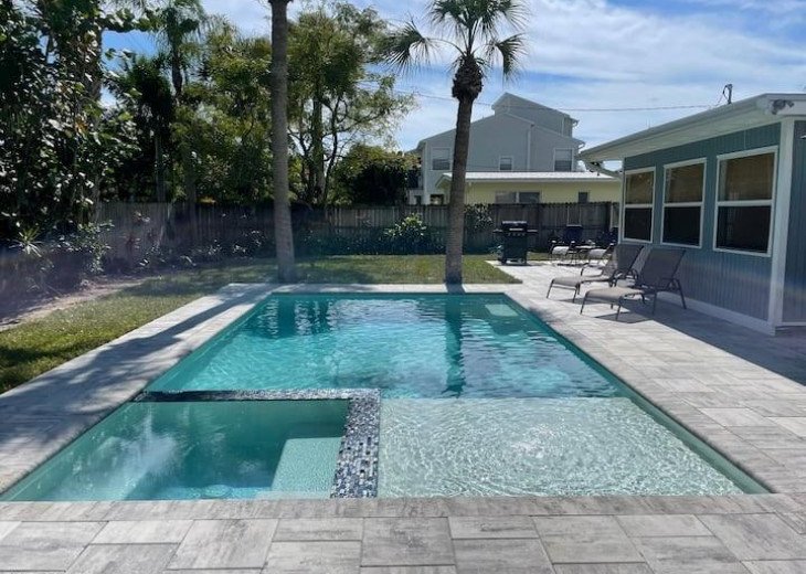 Blue Lagoon! Perfect 3 / 2 cottage just minutes walk to Fort Myers Beach #1