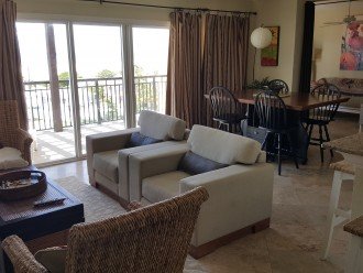 Luxury Penthouse Condo Overlooking Beach/Gulf #1