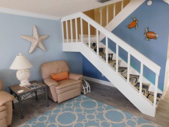 stairs to upstairs bedrooms
