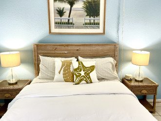 Guest room with a queen bed