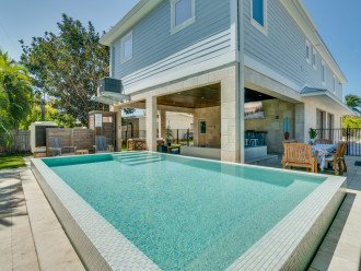 Infinity Pool & Spa, Putting Green & Golf Cart included will make your Dream #3