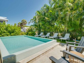 Infinity Pool & Spa, Putting Green & Golf Cart included will make your Dream #37