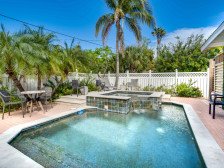 Stunning Updated Tropical Escape at Sunny & Share